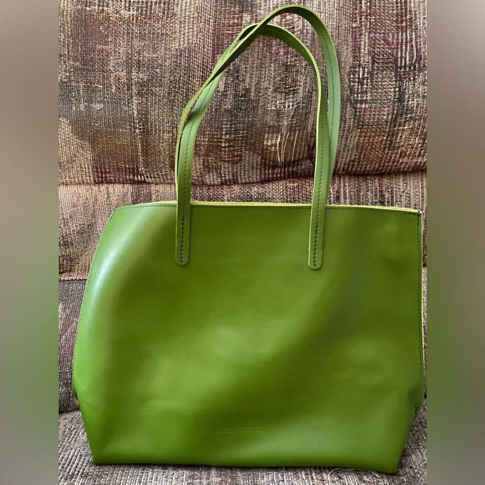 Portland Leather Goods Almost Perfect August Large Tote - Green Apple.